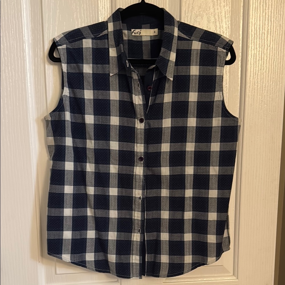 FURO the label, Blue and White Button Down short-sleeve shirt, size small